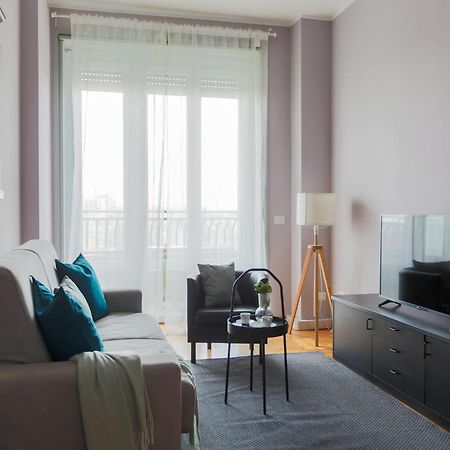 The Best Rent - Spacious One-Bedroom Apartment In Moscova District Milão Exterior foto
