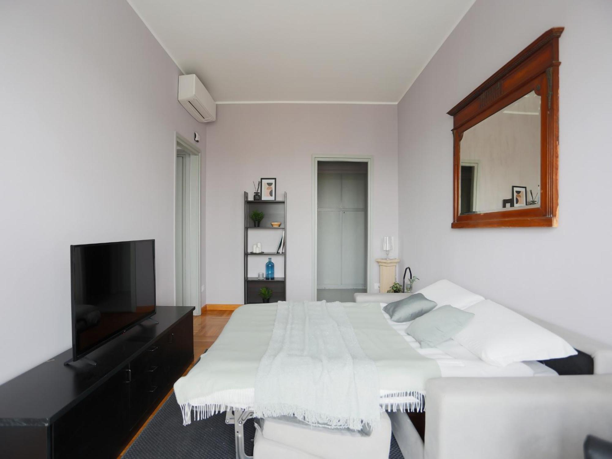 The Best Rent - Spacious One-Bedroom Apartment In Moscova District Milão Exterior foto
